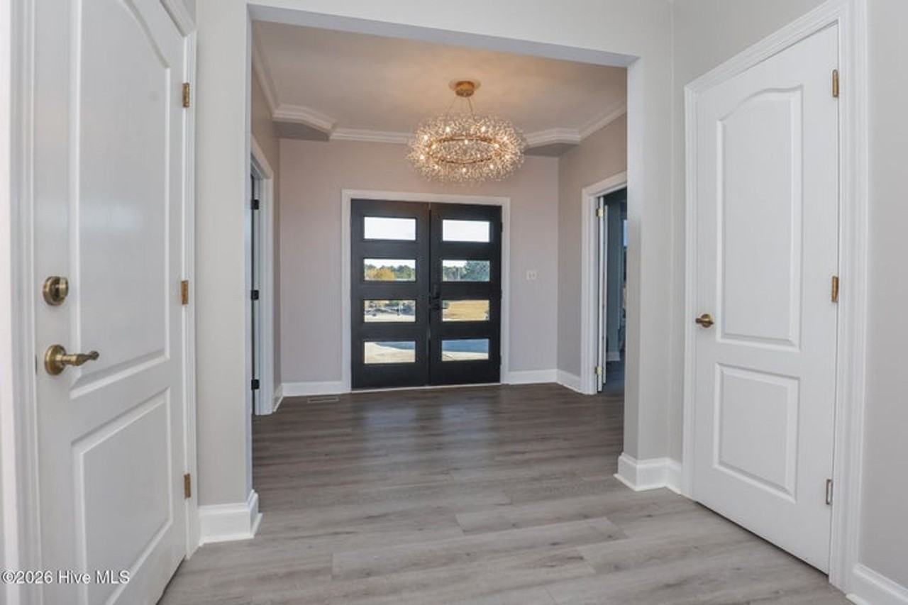 128 Gemstone Dr - Photo 3 of 37