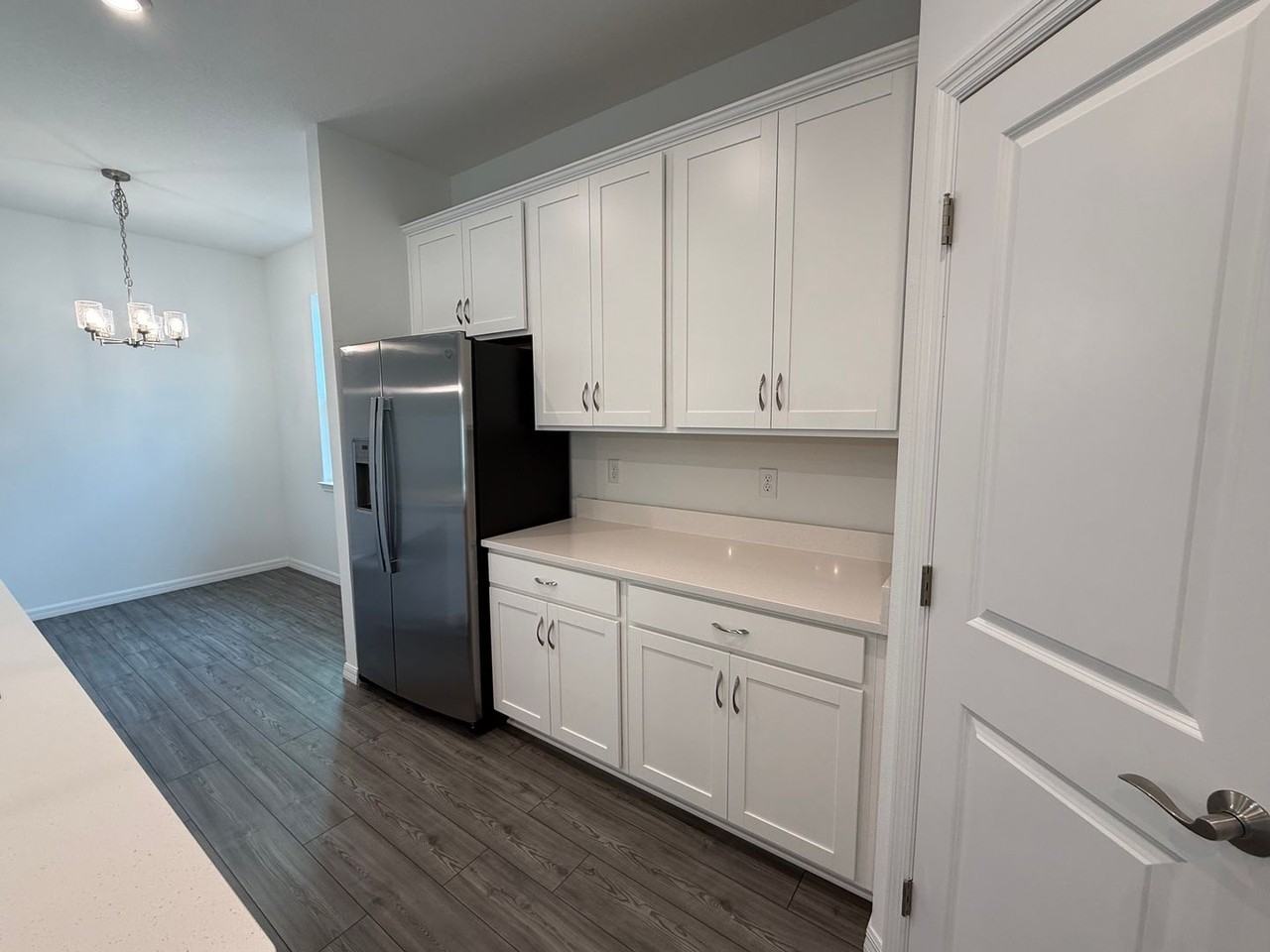 405 Eventide Ave - Photo 7 of 34