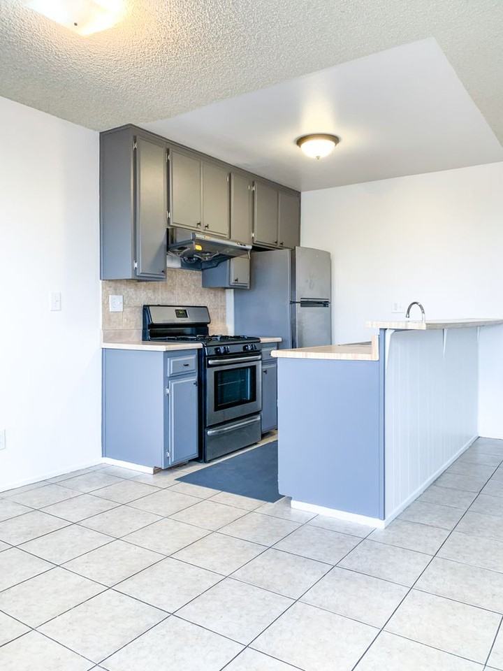 450 Coronado Ter - Photo 4 of 15