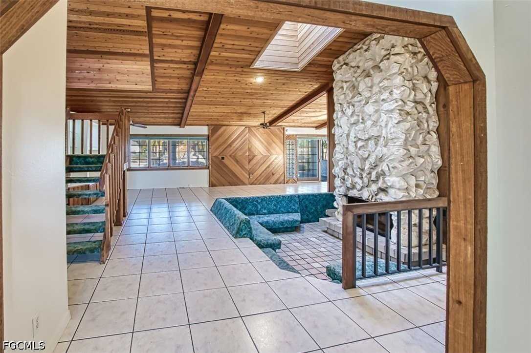 1221 Sw 49th St - Photo 5 of 48