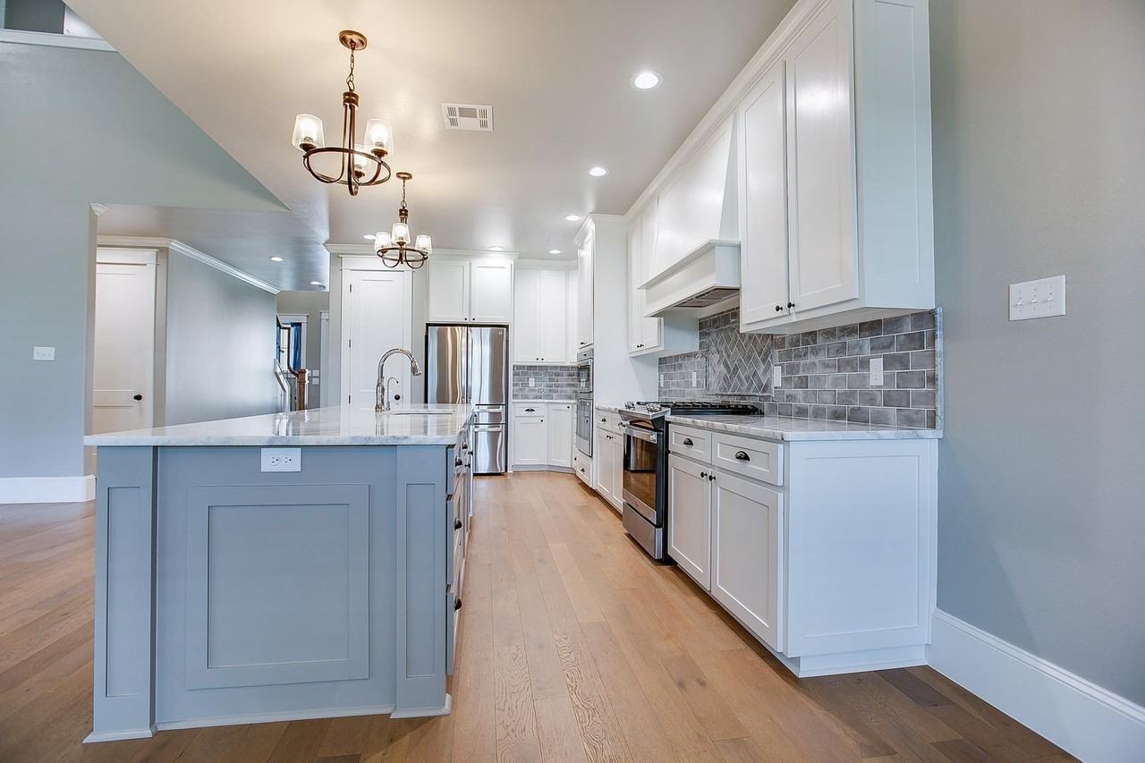1954 Beaty Rd - Photo 6 of 27