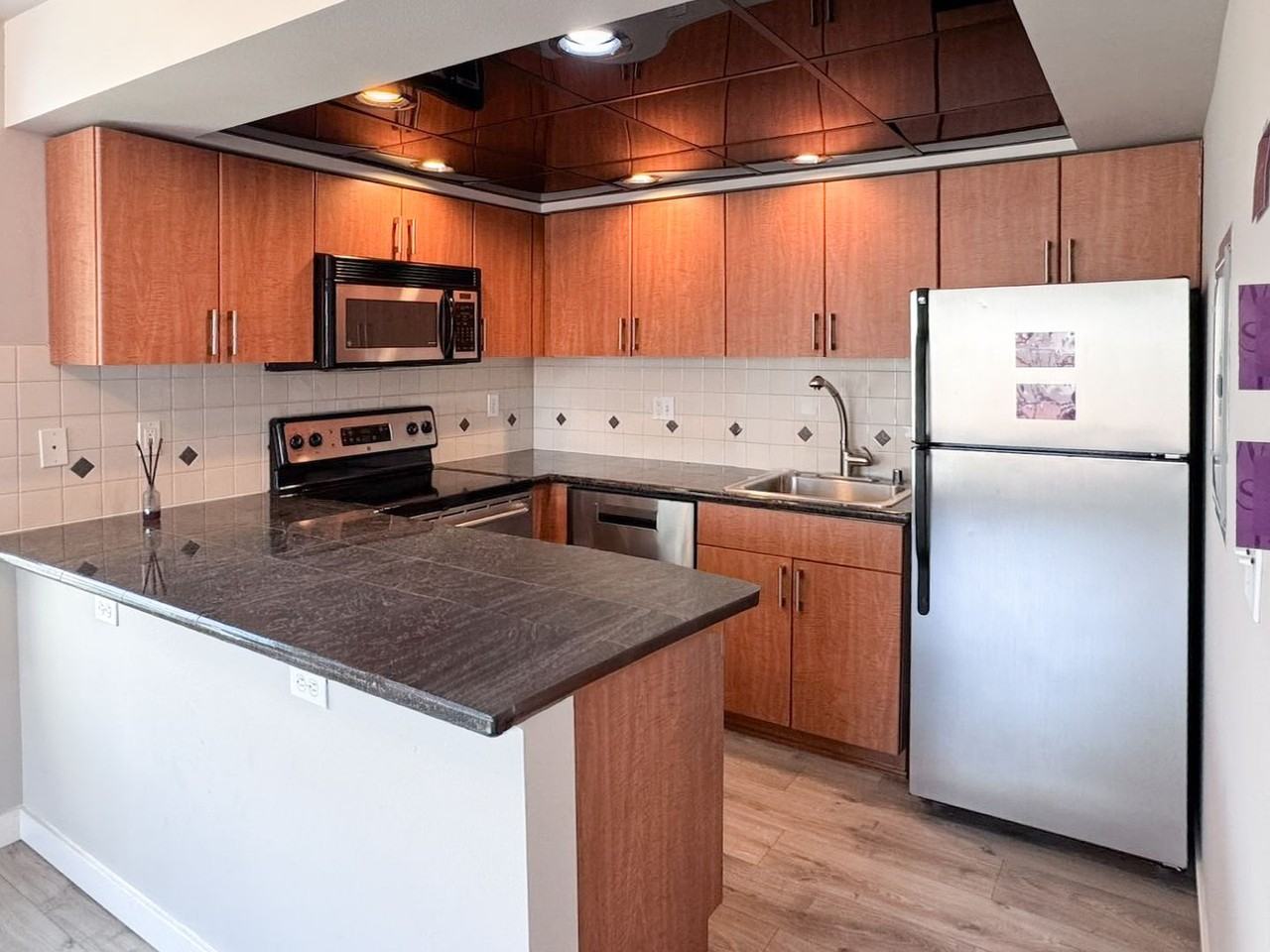 905 Cherry St #701 - Photo 2 of 12