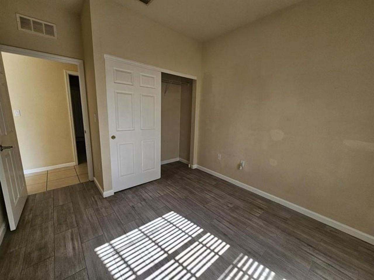 3255 Nw 31st Ter - Photo 7 of 10