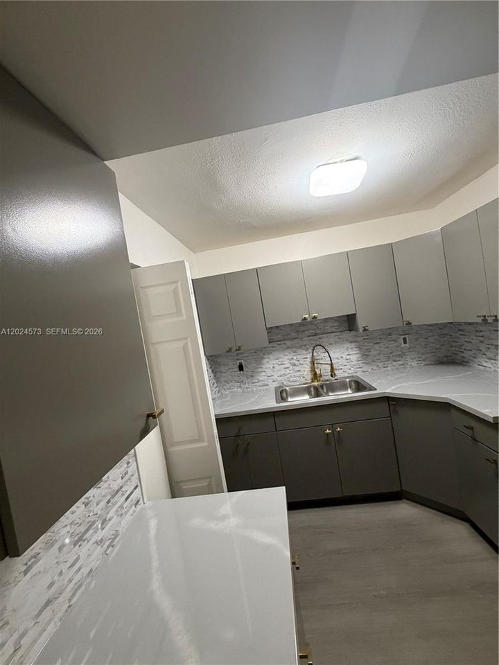 2769 Nw 58th Ter - Photo 3 of 13