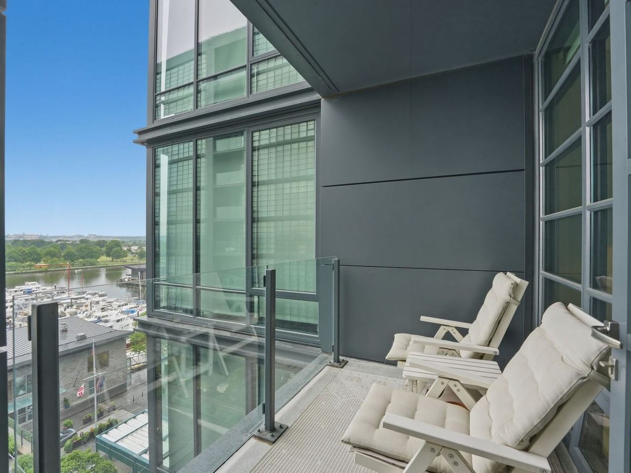 45 Sutton Sq Sw #702 - Photo 5 of 33