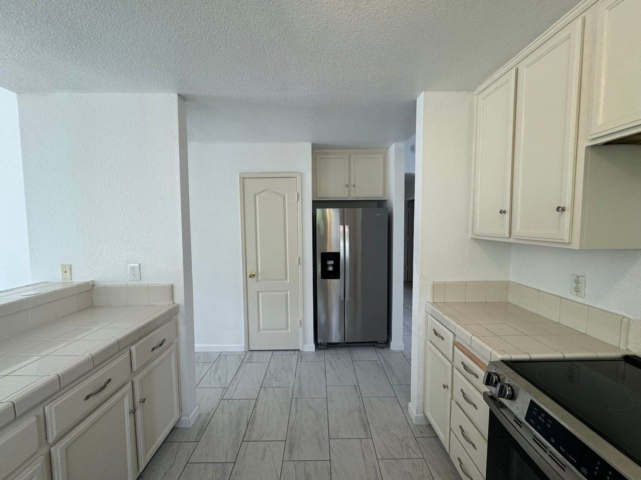 430 Vargus Ct - Photo 6 of 19