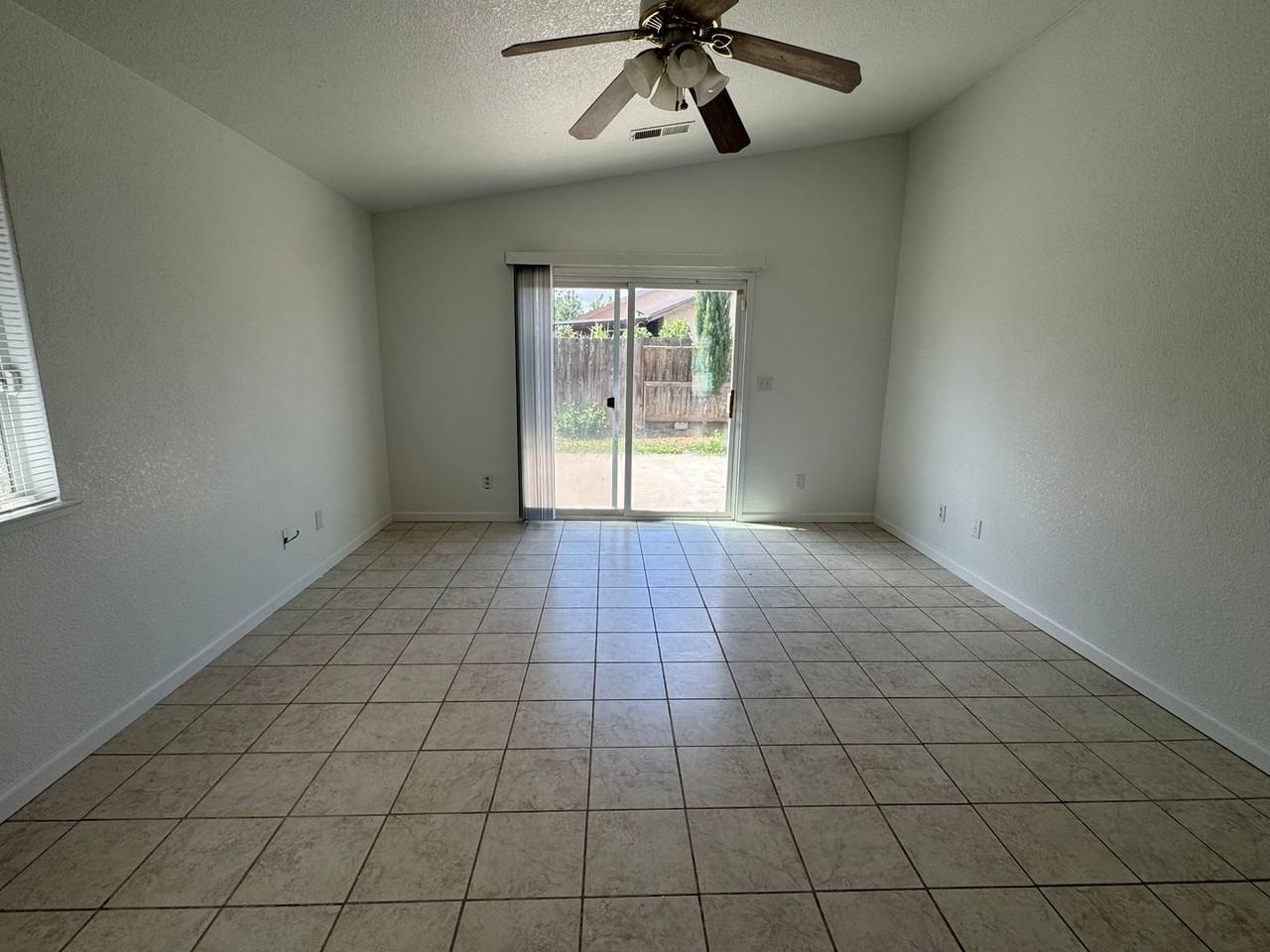 430 Vargus Ct - Photo 7 of 19