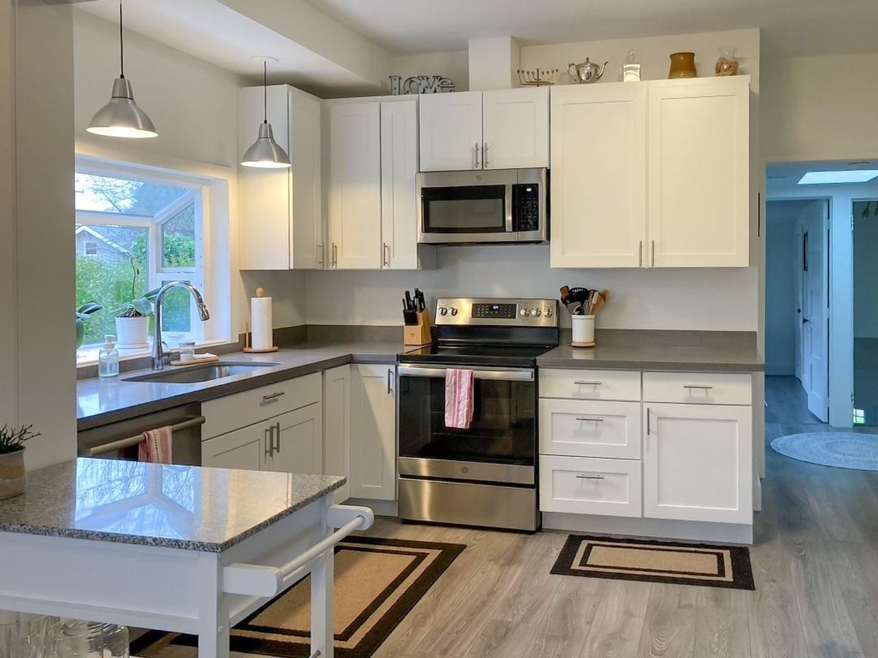 3943 S Orcas St - Photo 4 of 22