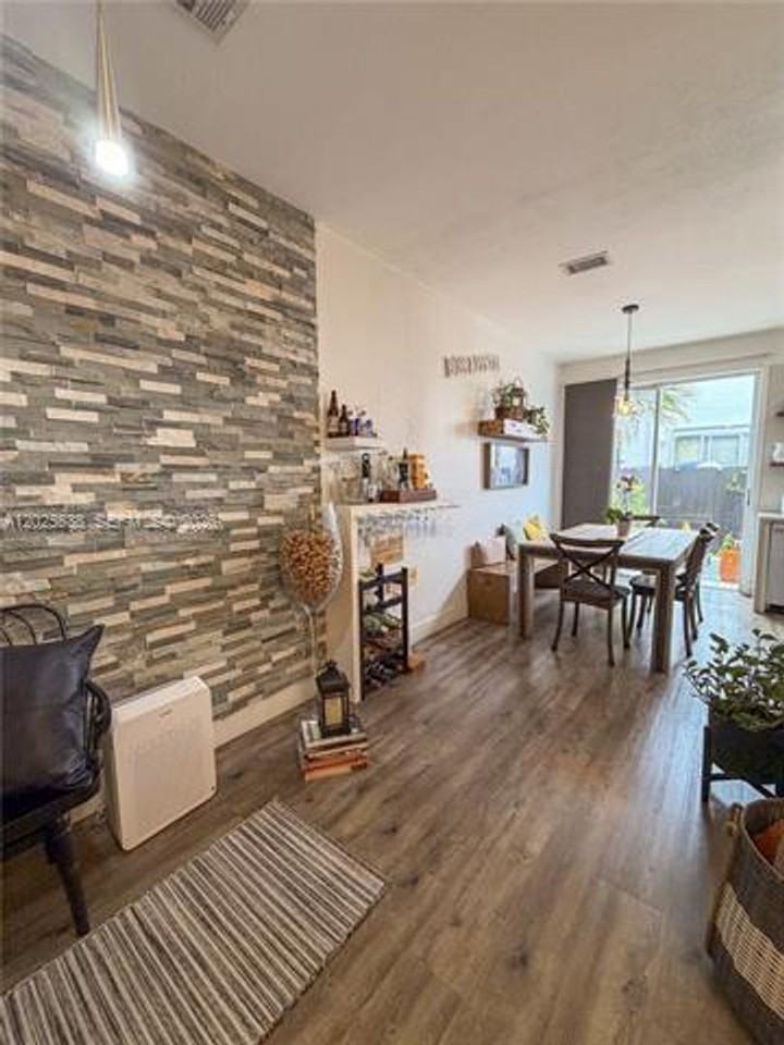 5420 Nw 107th Ave #303 - Photo 3 of 36