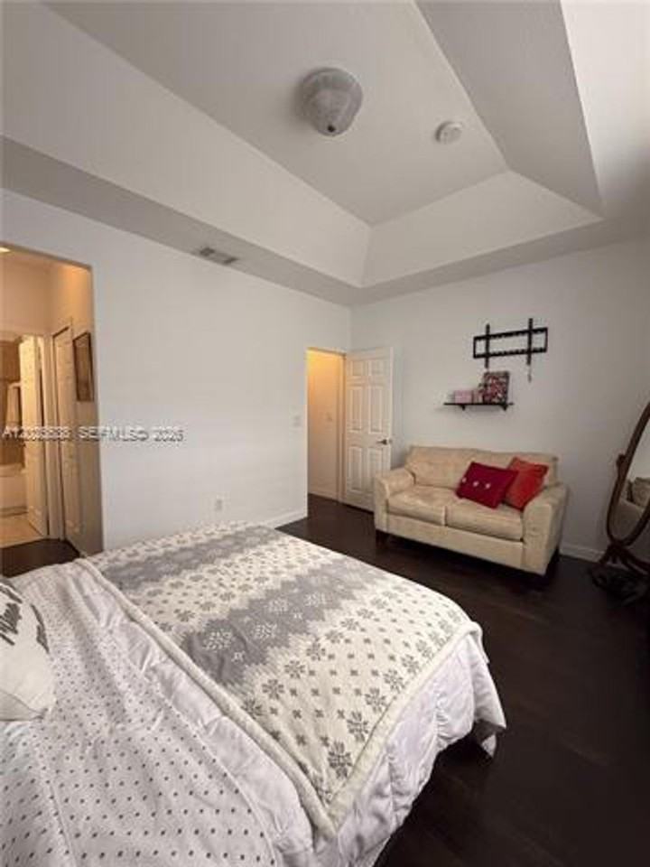 5420 Nw 107th Ave #303 - Photo 7 of 36