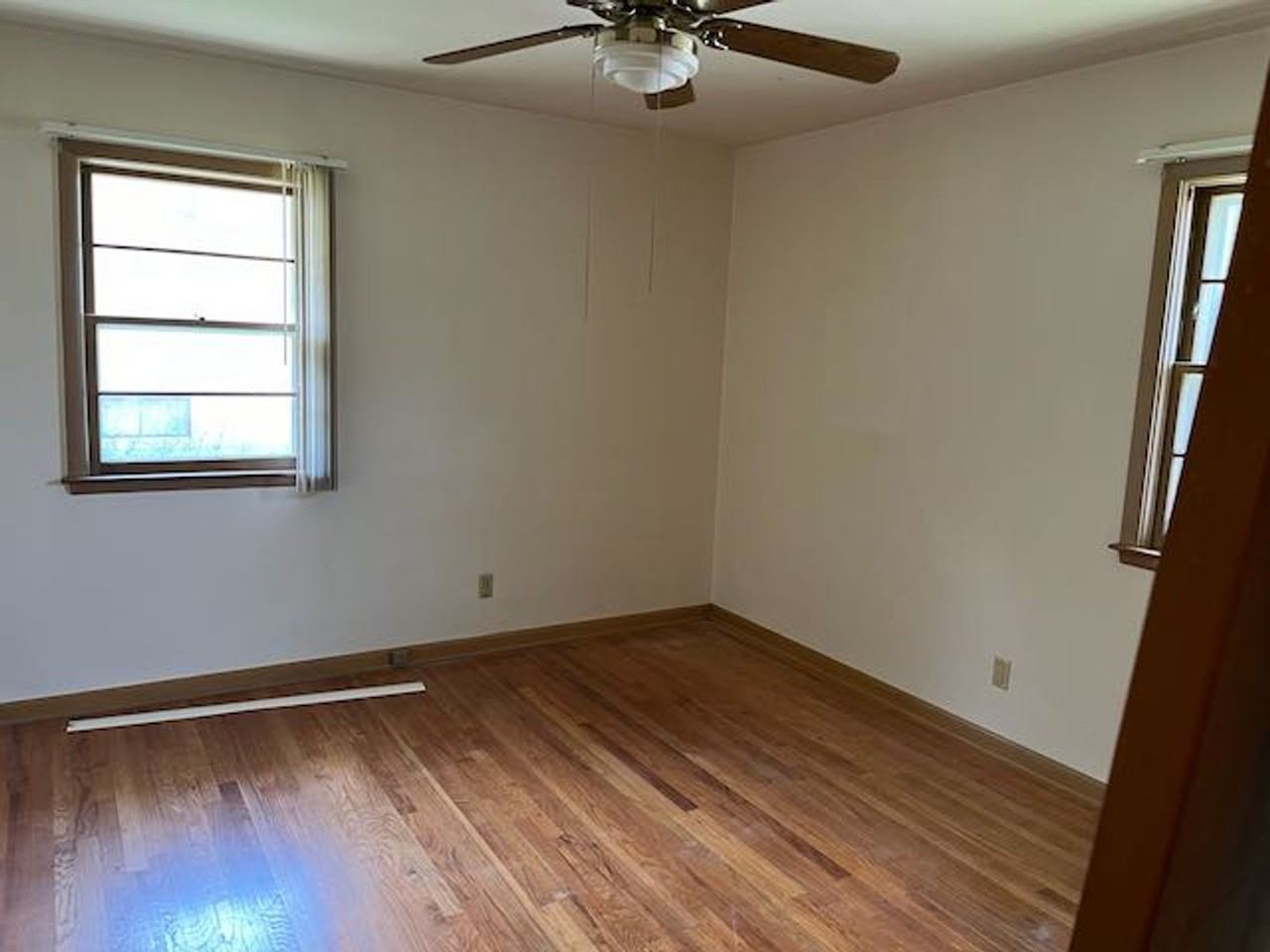 4132 39th Pl - Photo 3 of 8