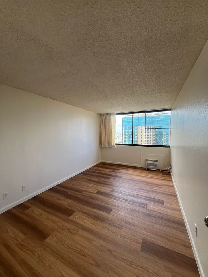 1255 Nuuanu Ave #3001 - Photo 6 of 15