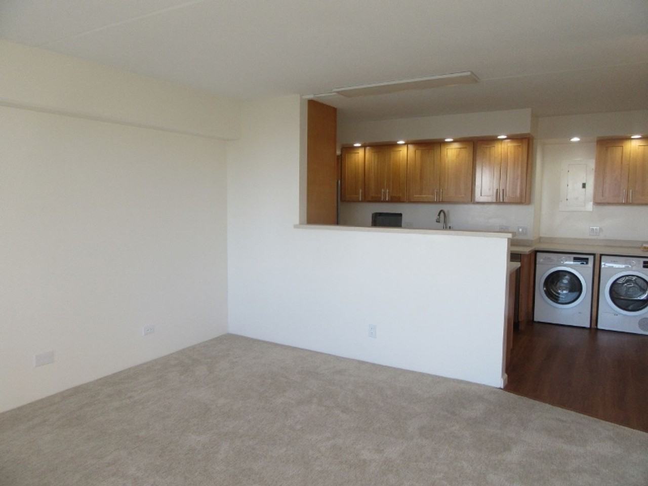 2333 Kapiolani Blvd #2816 - Photo 5 of 26