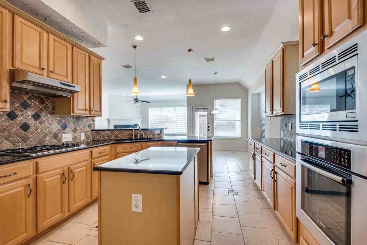 516 Cromwell Ct - Photo 4 of 13