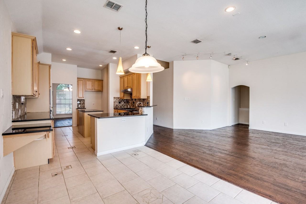 516 Cromwell Ct - Photo 5 of 13