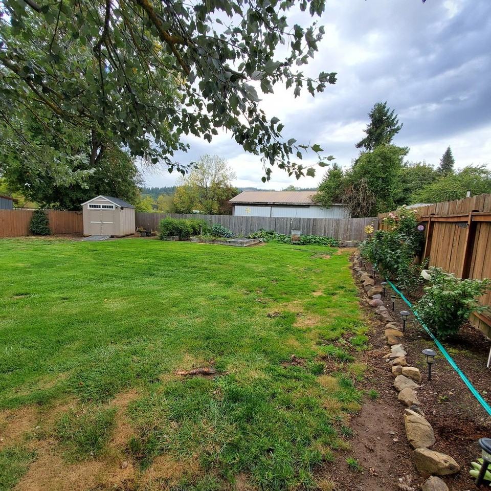 1120 Linn Way - Photo 2 of 5
