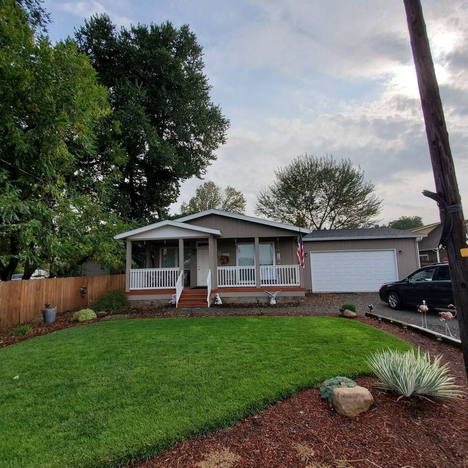 1120 Linn Way - Photo 3 of 5