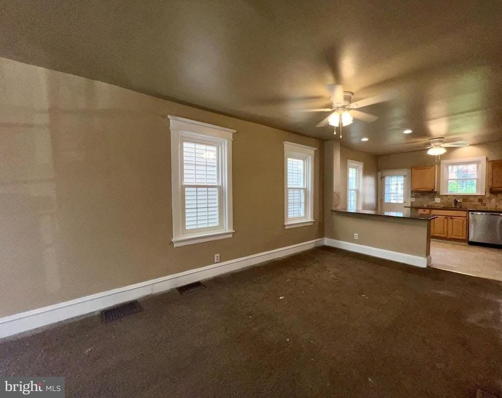40 Lincoln Ave - Photo 5 of 18