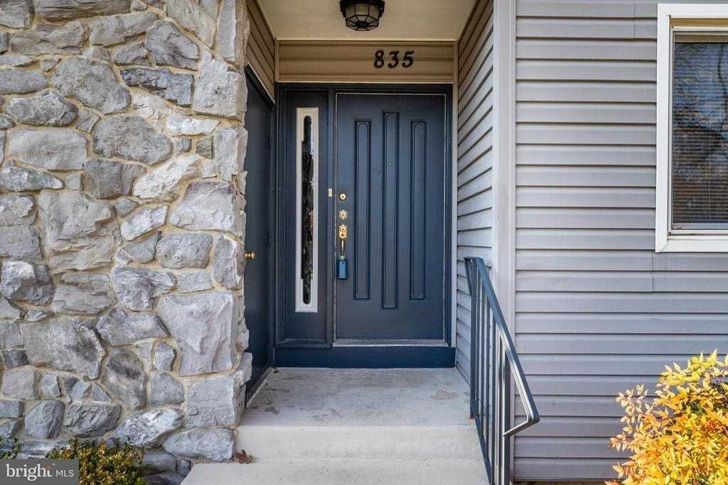 835 Chanticleer - Photo 5 of 48