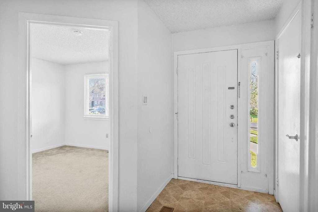 835 Chanticleer - Photo 6 of 48