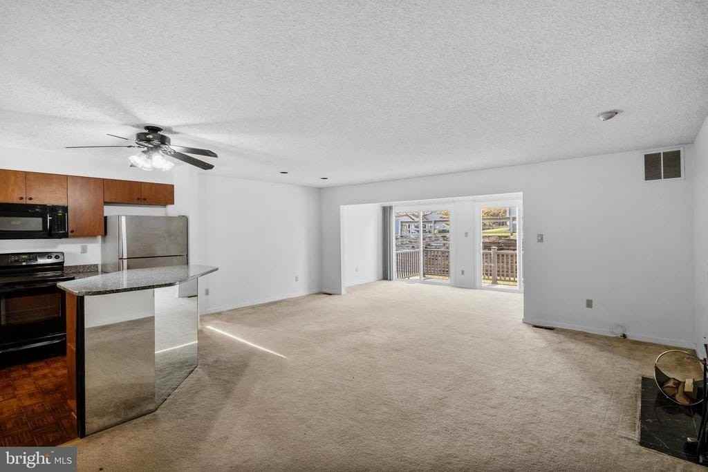 835 Chanticleer - Photo 7 of 48