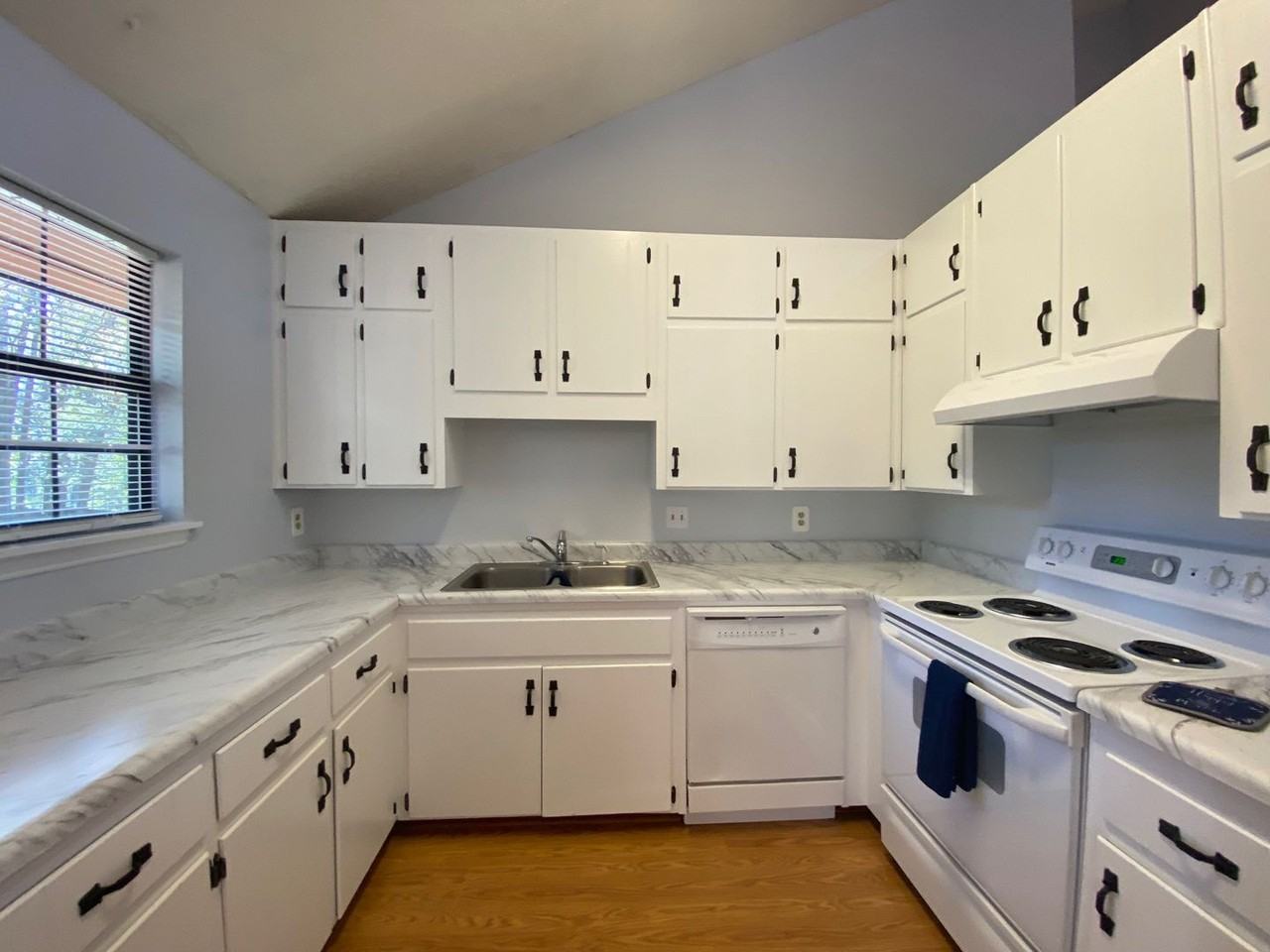 3154 Folsom Rd - Photo 4 of 25