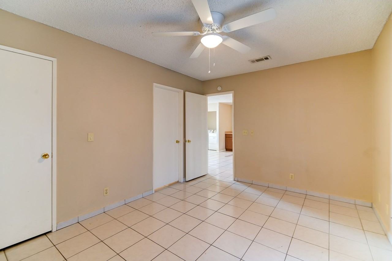824 Hedge Way #2 - Photo 3 of 11