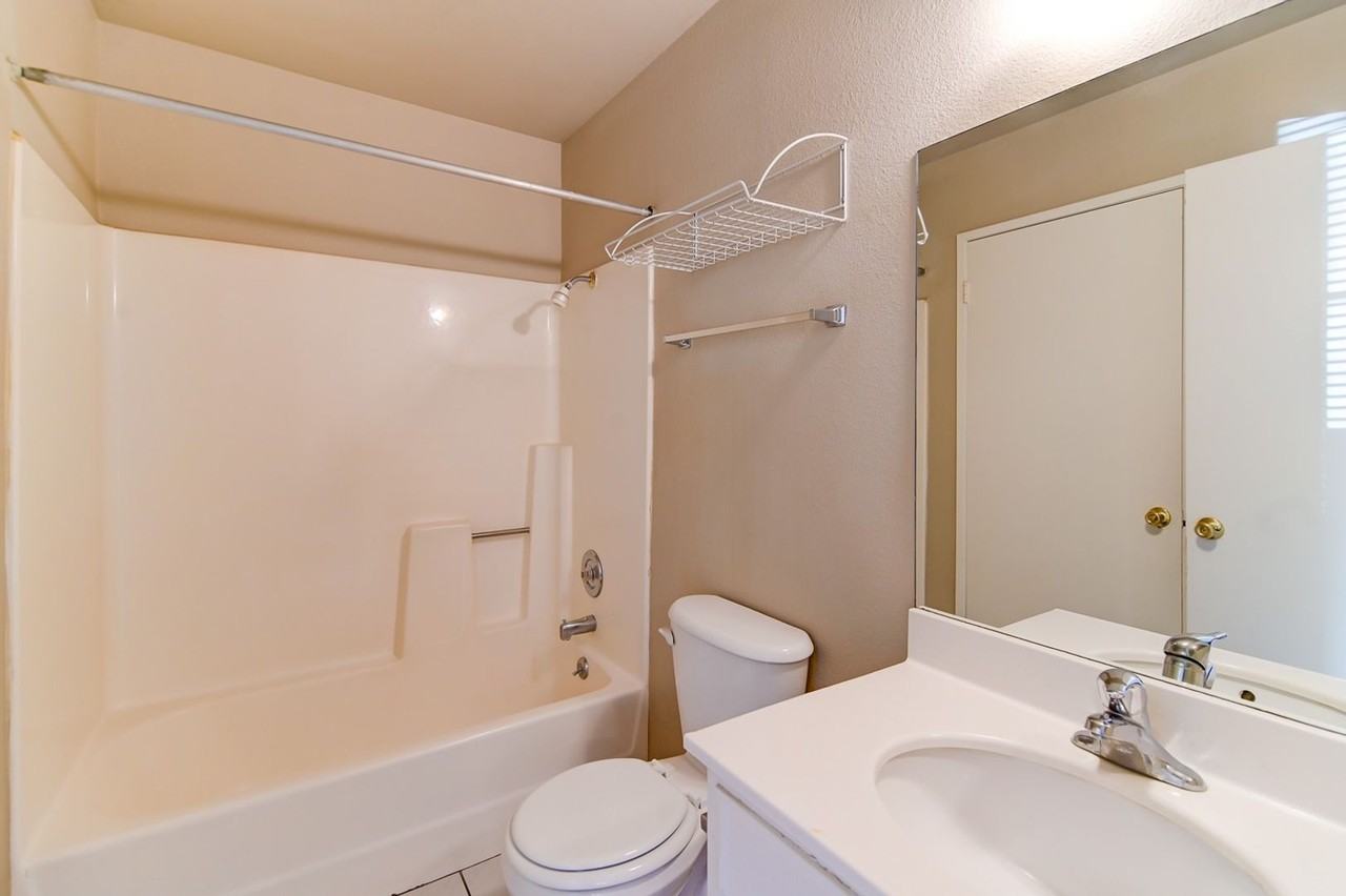 824 Hedge Way #2 - Photo 4 of 11