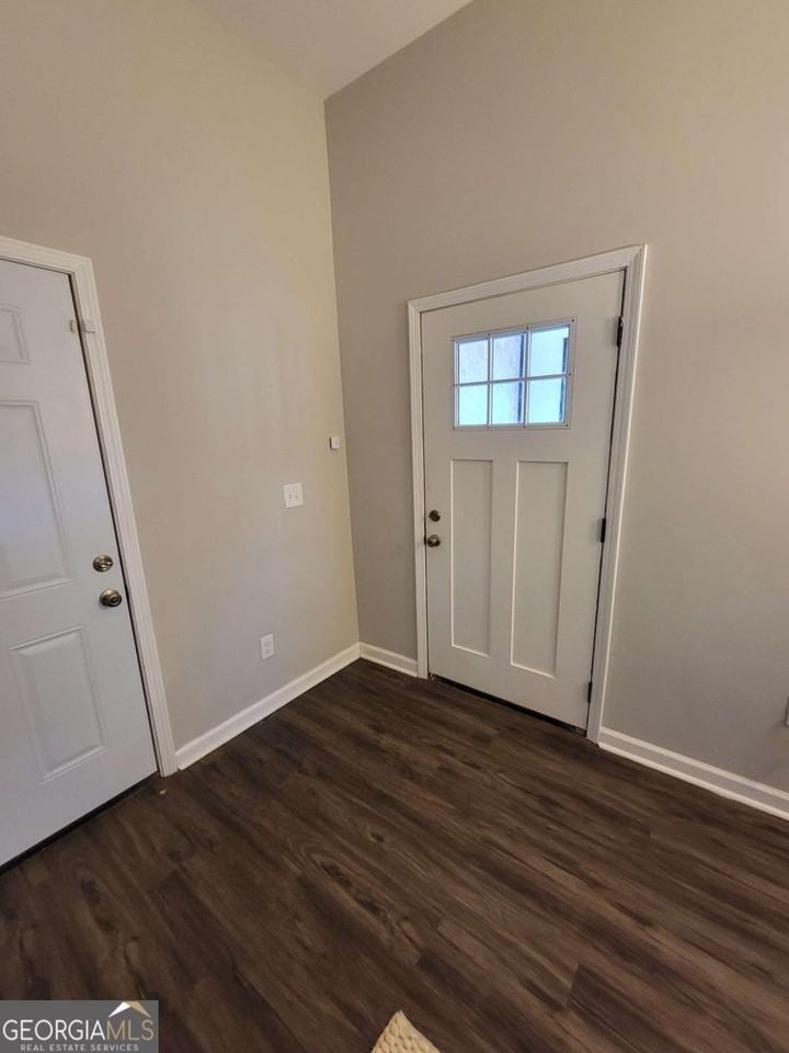 380 Glendale Rd - Photo 2 of 14