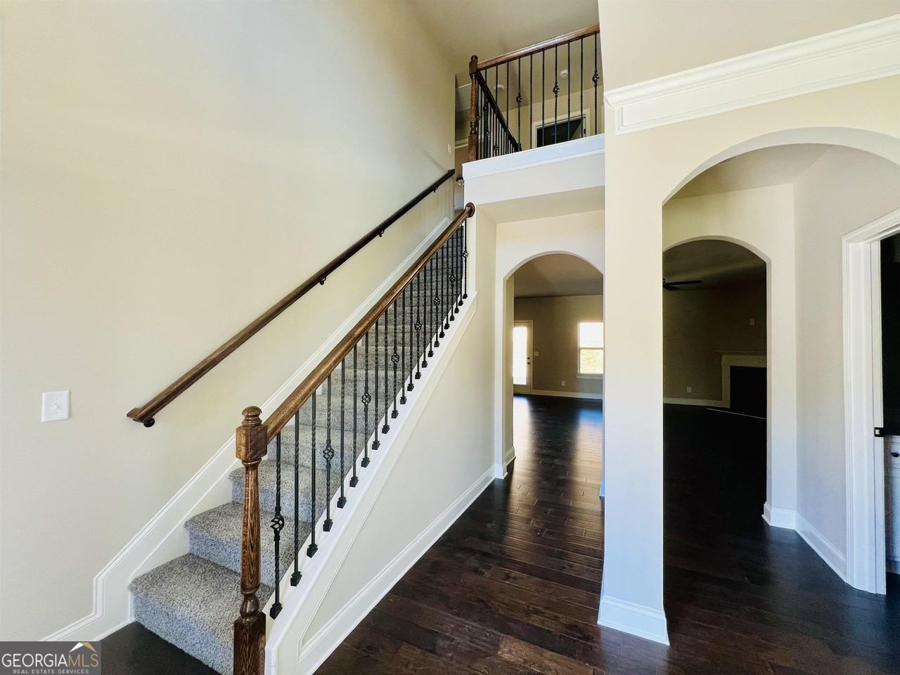1177 Kingston Hill Dr - Photo 2 of 15