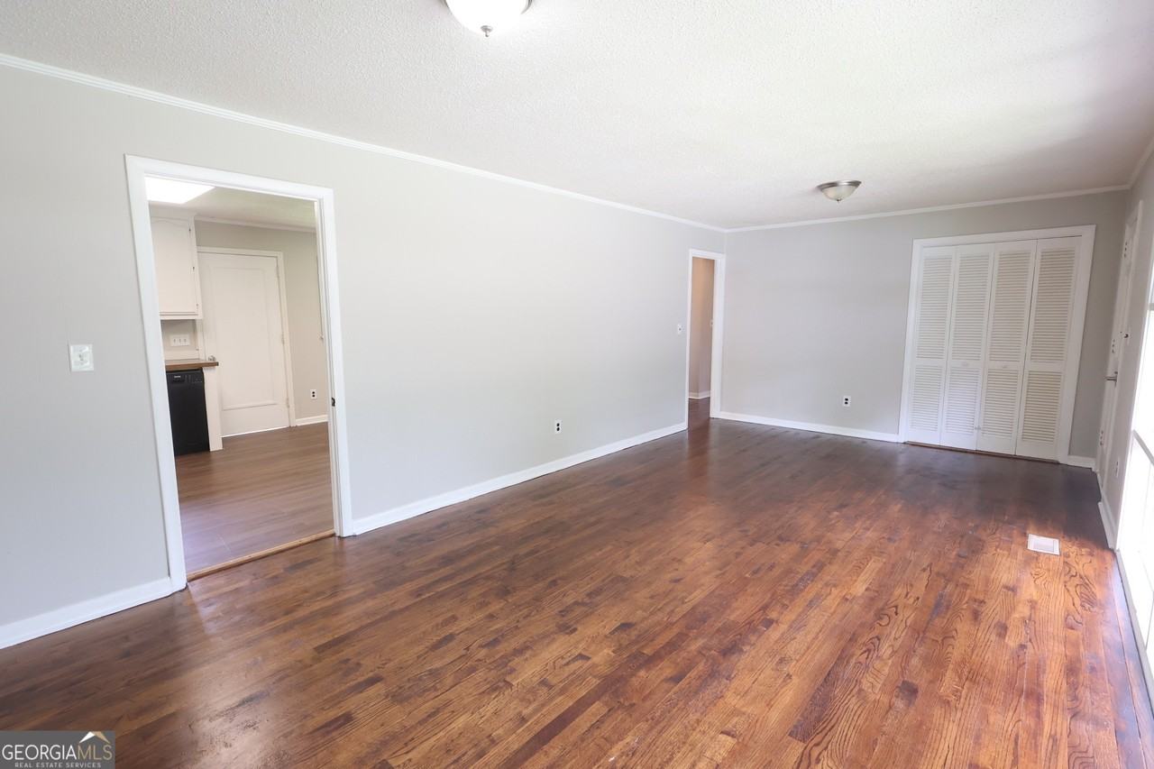 1465 Irwinton Rd - Photo 4 of 27