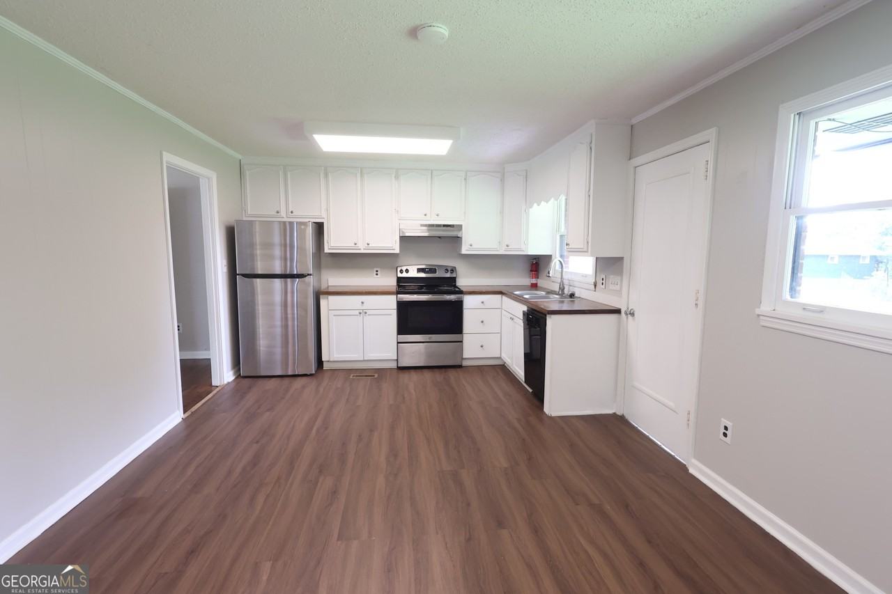1465 Irwinton Rd - Photo 6 of 27