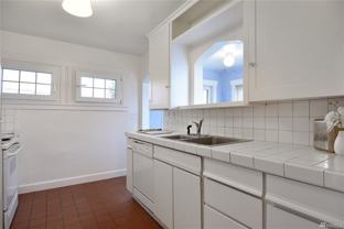 10025 39th Ave Sw - Photo 1 of 1