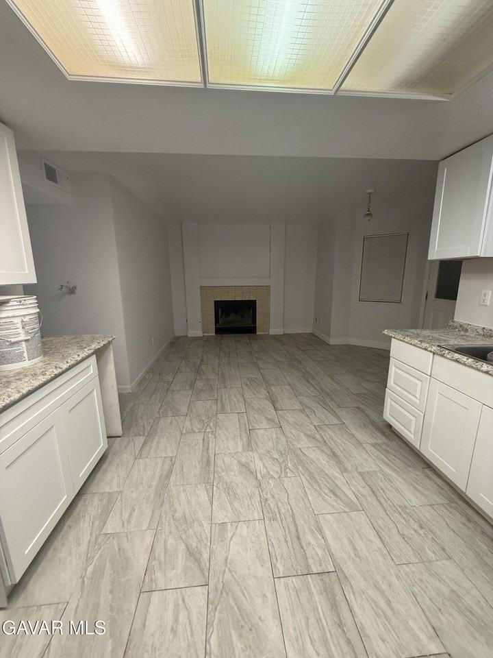 2634 Avoca St - Photo 6 of 14