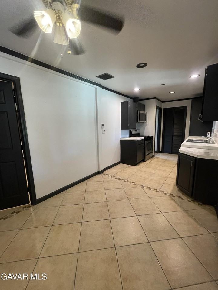 9132 E Avenue S8 - Photo 4 of 19