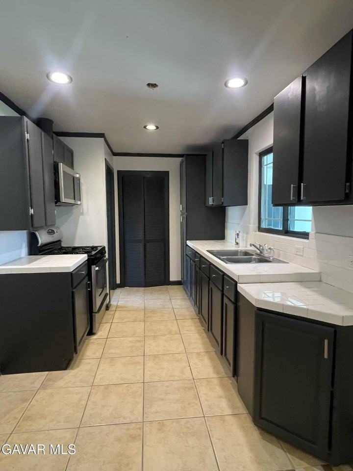 9132 E Avenue S8 - Photo 5 of 19