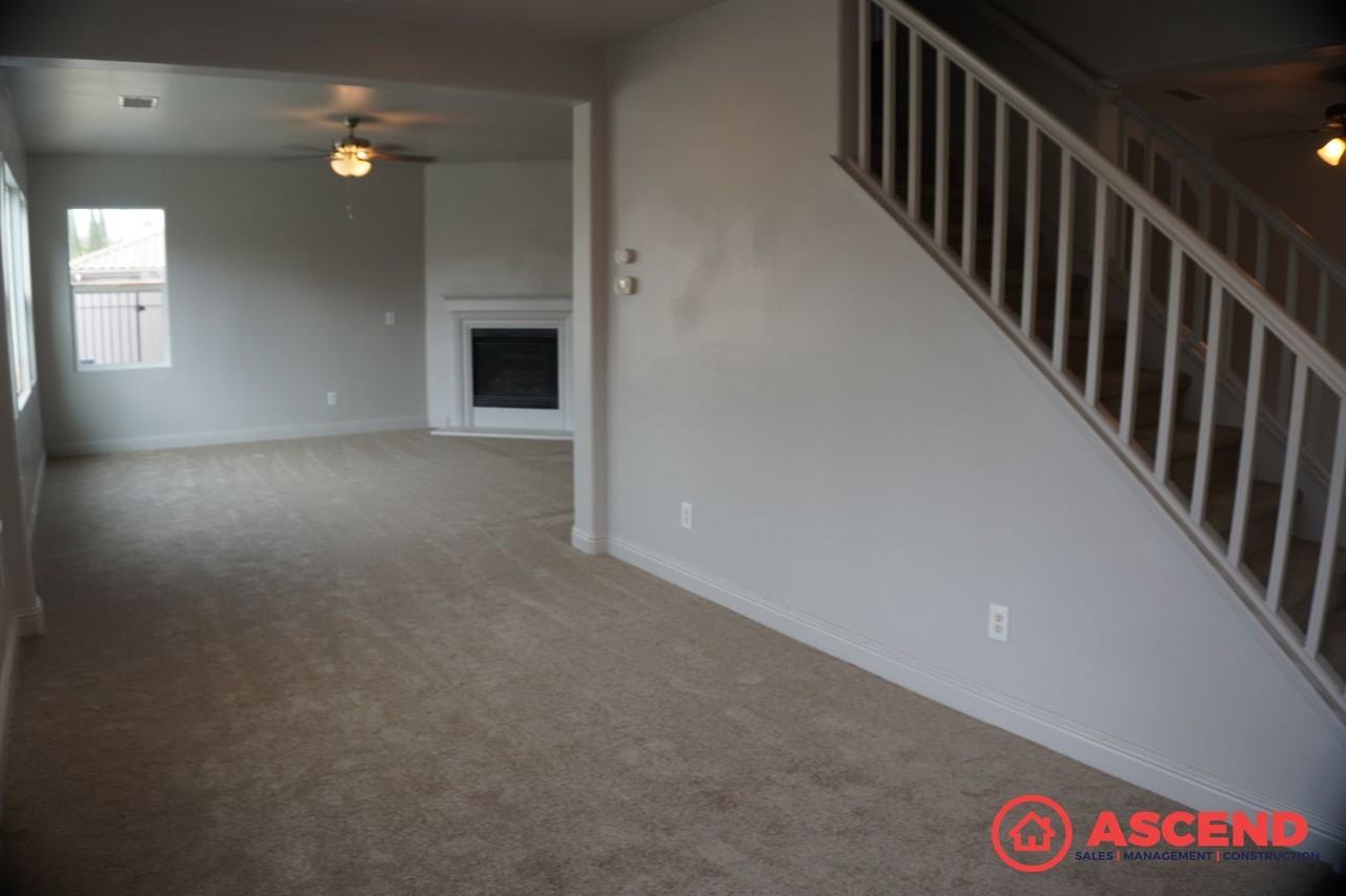 9901 Riata Ln - Photo 3 of 15