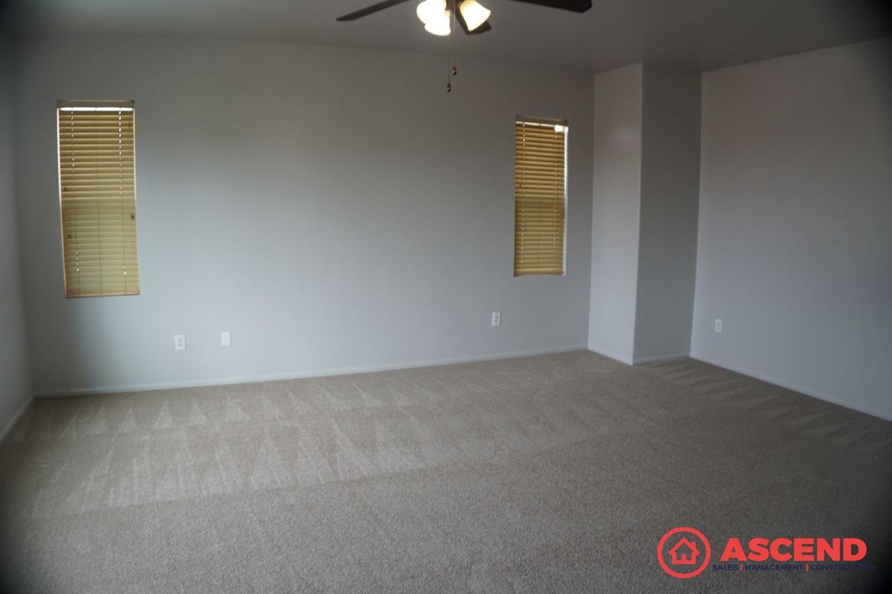 9901 Riata Ln - Photo 7 of 15