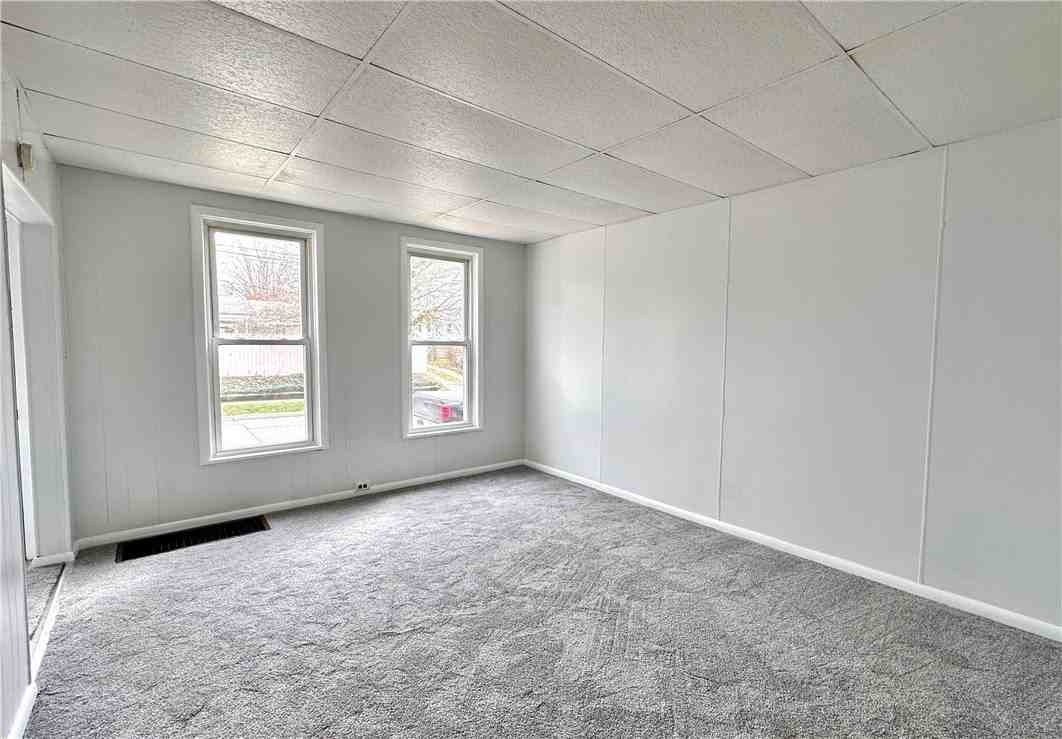 810 W 2nd St - Photo 5 of 22