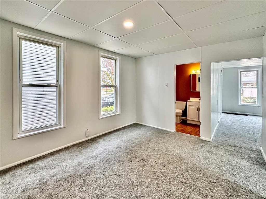 810 W 2nd St - Photo 7 of 22