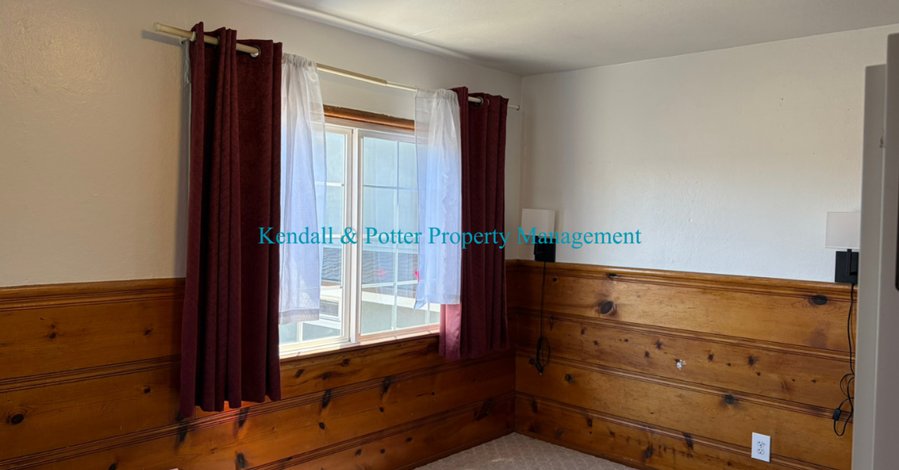4555 Garnet St - Photo 4 of 13