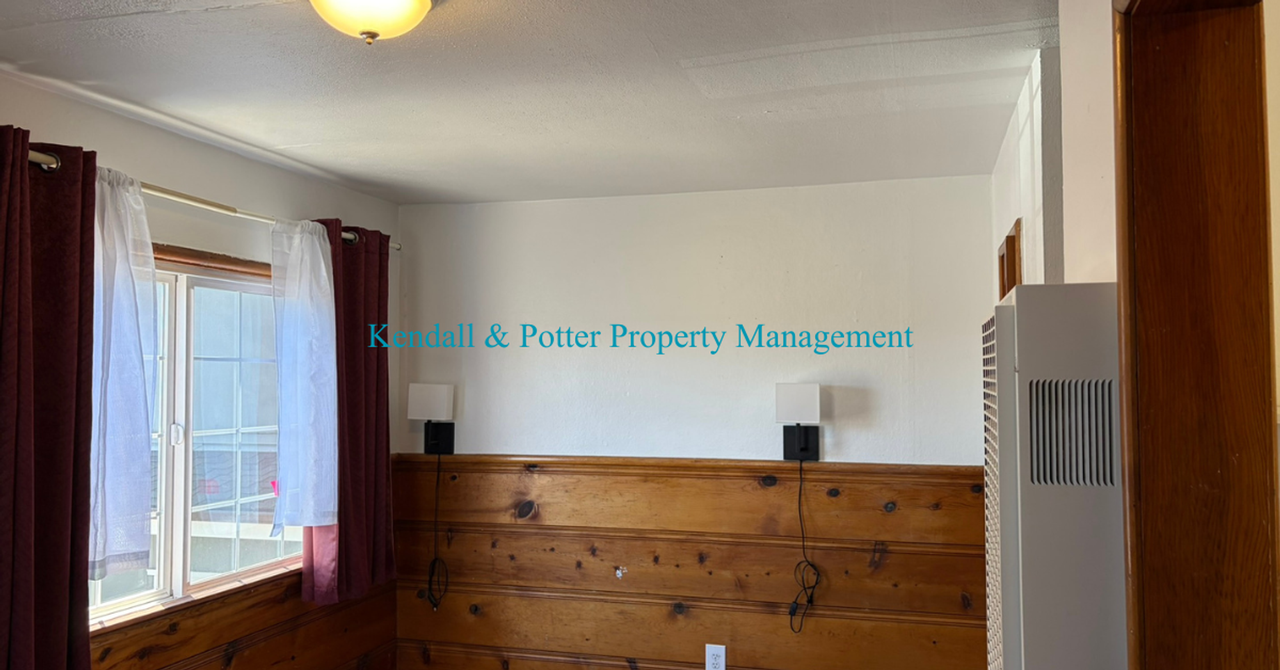 4555 Garnet St - Photo 7 of 13