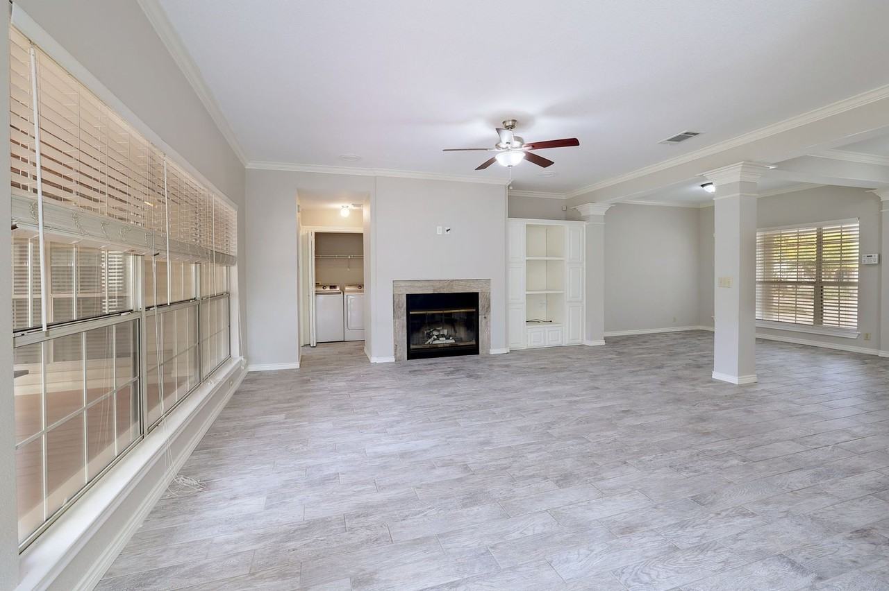 1811 Iris Ln - Photo 4 of 28
