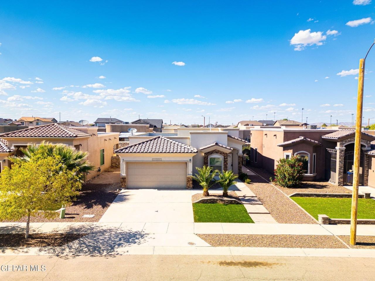 14369 Jonathan K Molina Ct - Photo 4 of 36