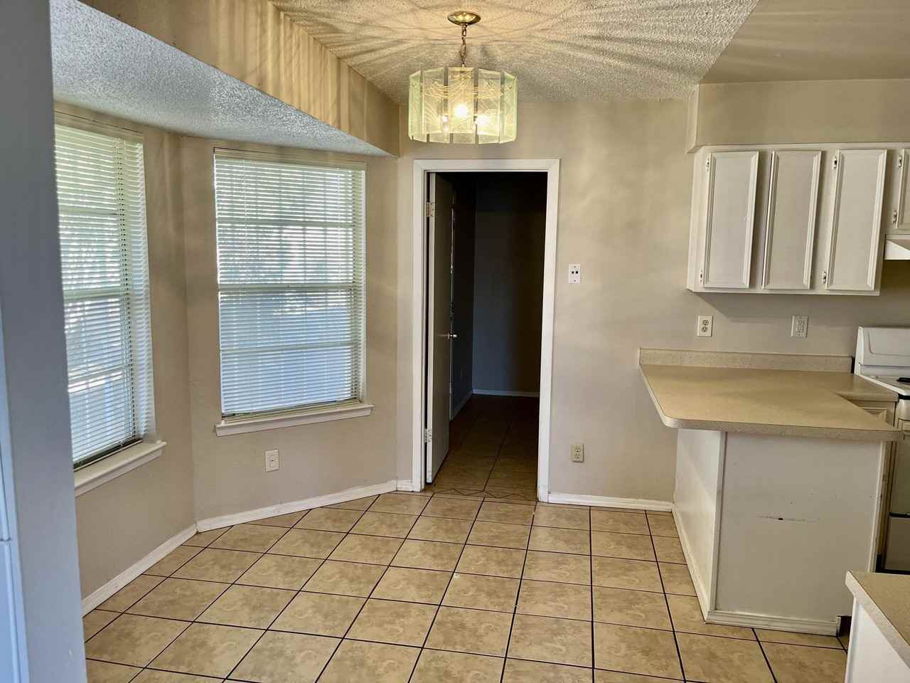 2918 E Glen Dr #B - Photo 3 of 15