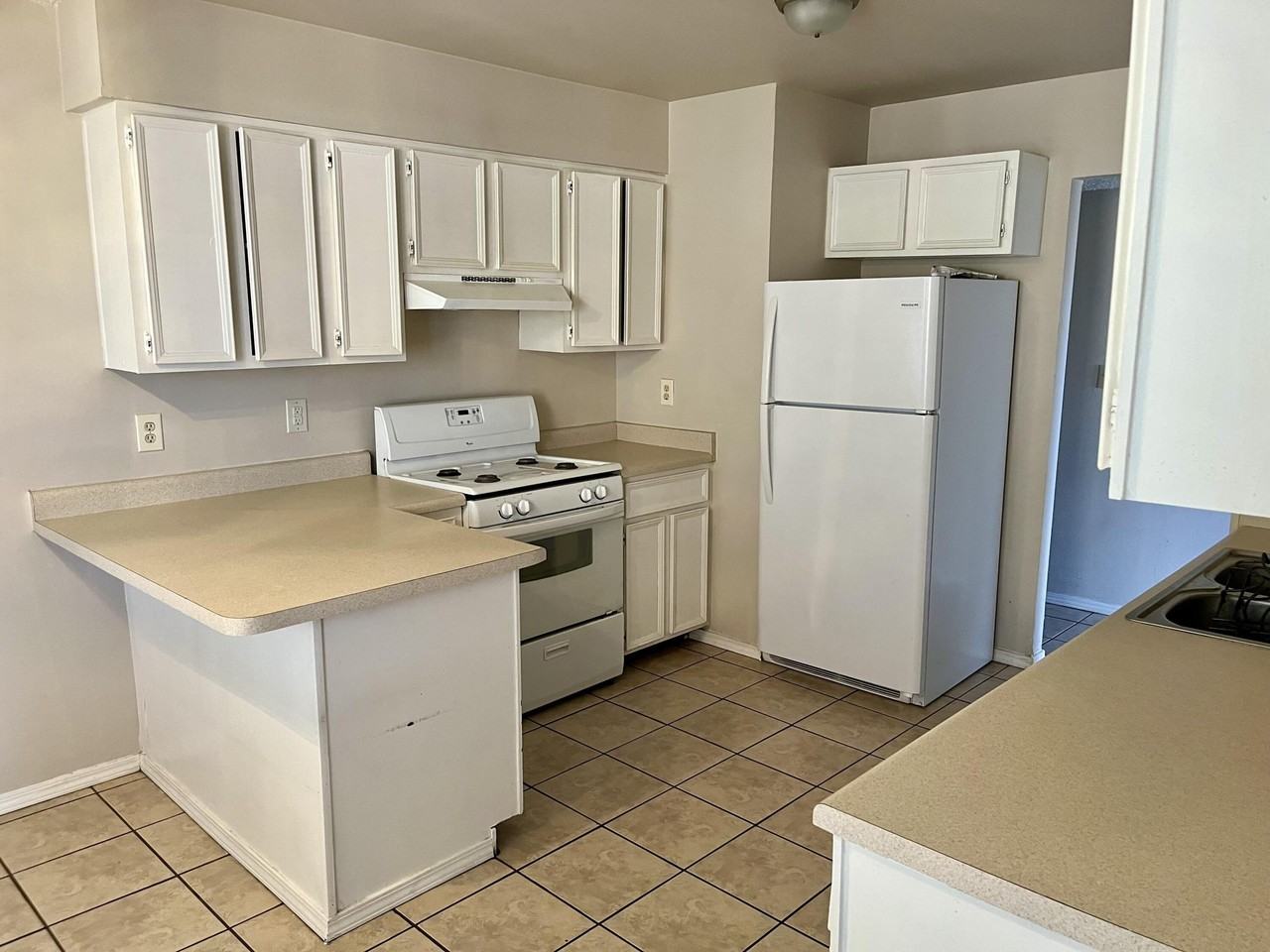 2918 E Glen Dr #B - Photo 4 of 15