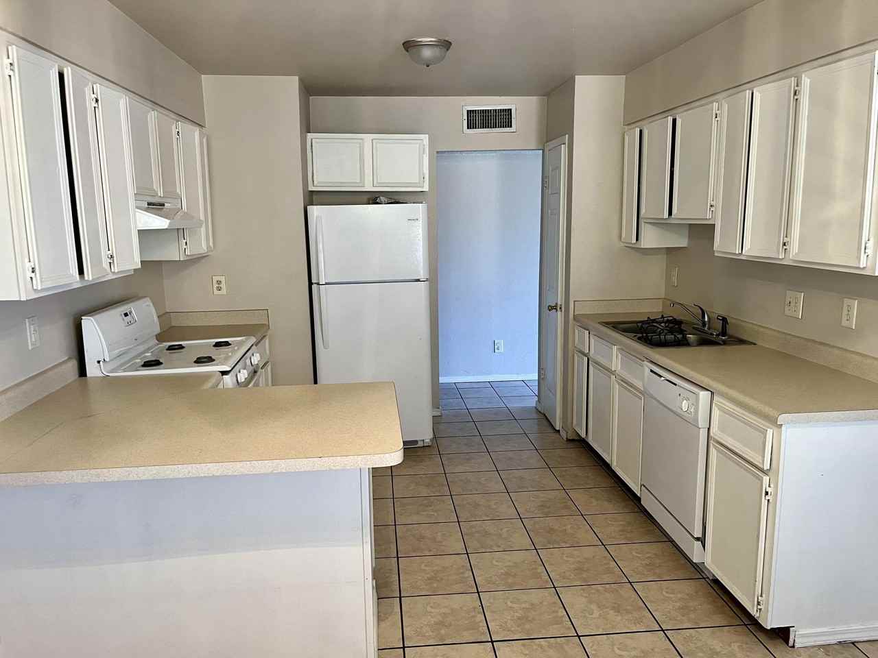 2918 E Glen Dr #B - Photo 5 of 15