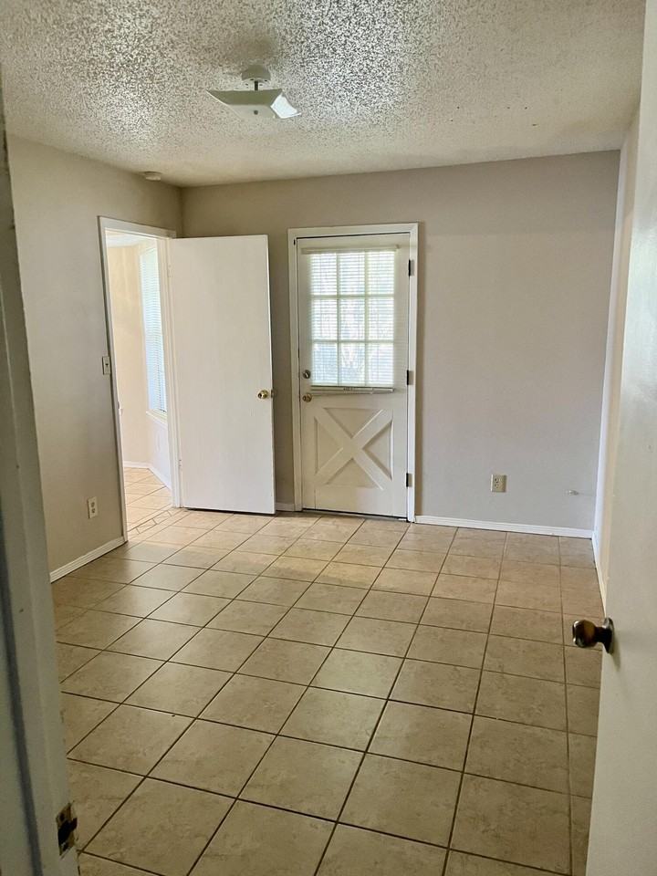 2918 E Glen Dr #B - Photo 7 of 15
