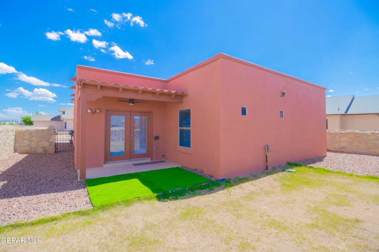 14749 Sand Gate Dr - Photo 5 of 44