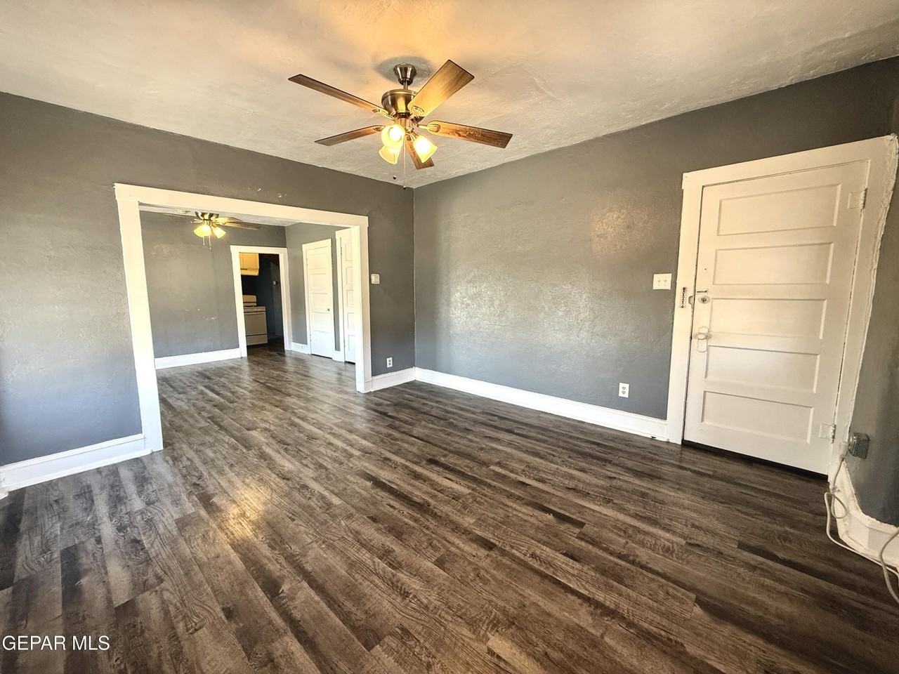 714 E River Ave #3 - Photo 3 of 11